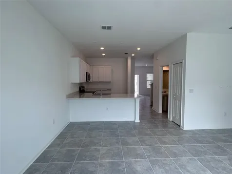 2494 Skyline Loop Kissimmee FL 34759