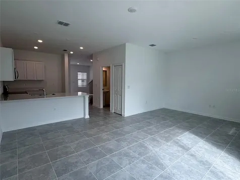 2494 Skyline Loop Kissimmee FL 34759