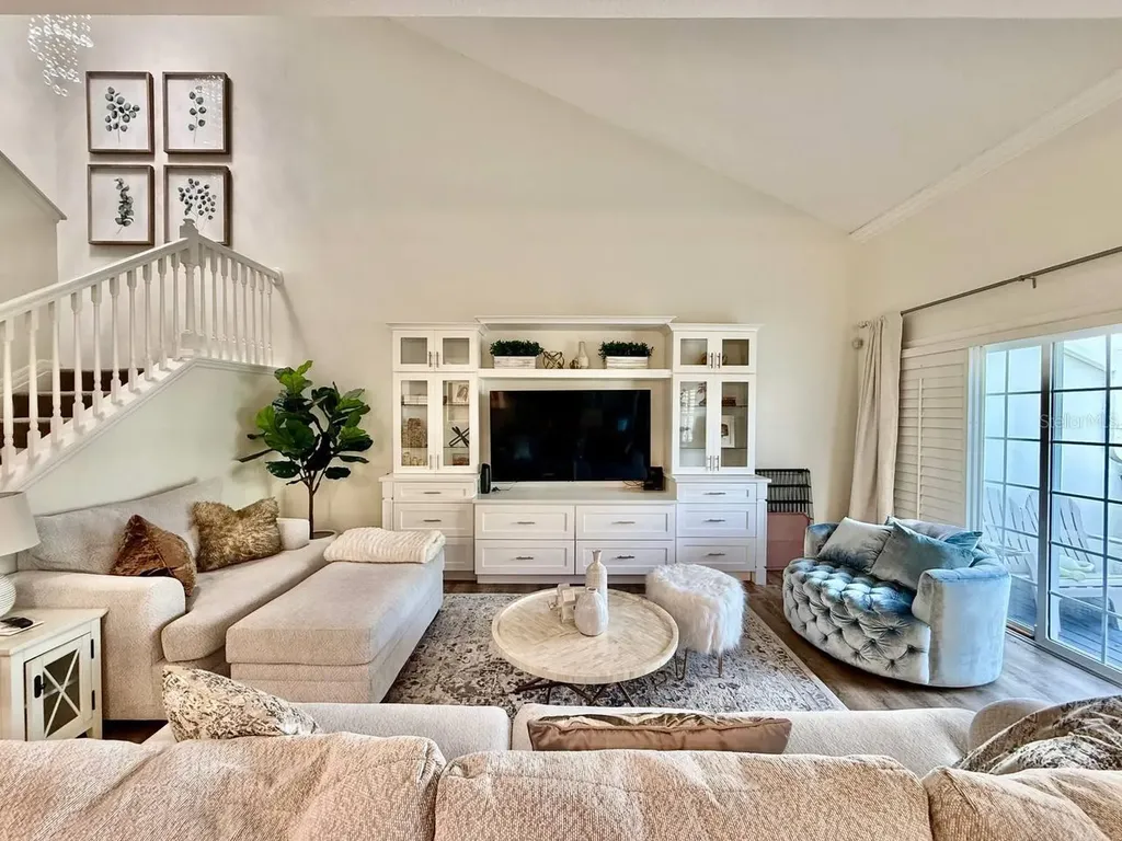 5220 S Russell Street Tampa FL 33611