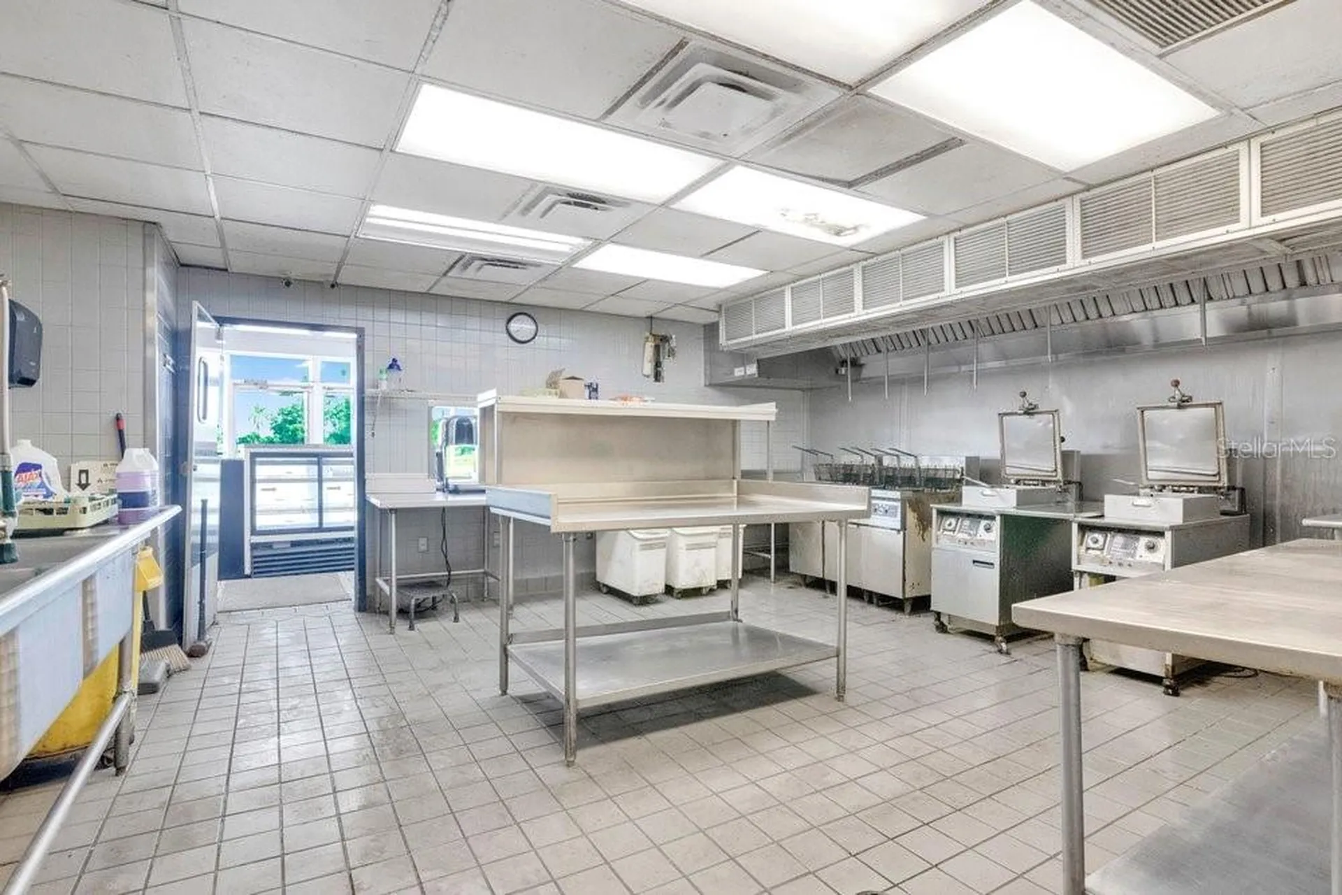 9710 E Colonial Drive Orlando FL 32817