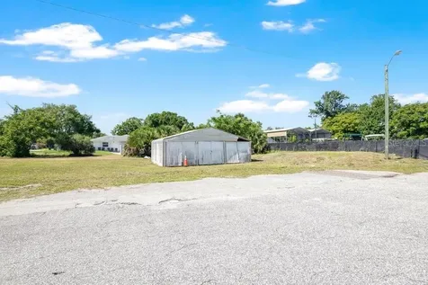 9710 E Colonial Drive Orlando FL 32817