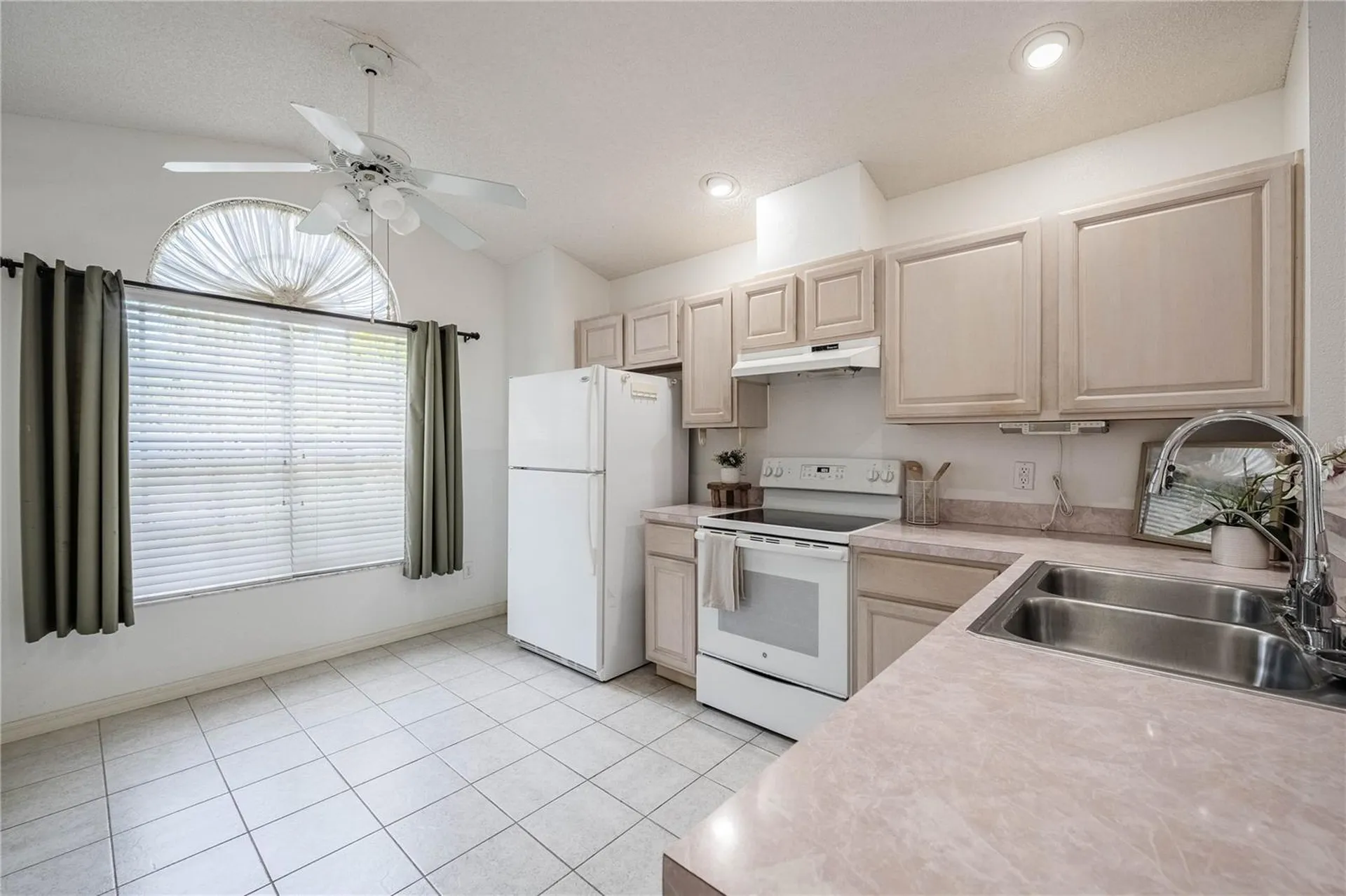612 Allison Avenue Davenport FL 33897