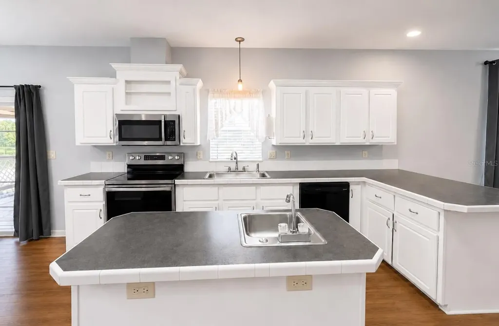 13718 County Road 109d-3 Lady Lake FL 32159