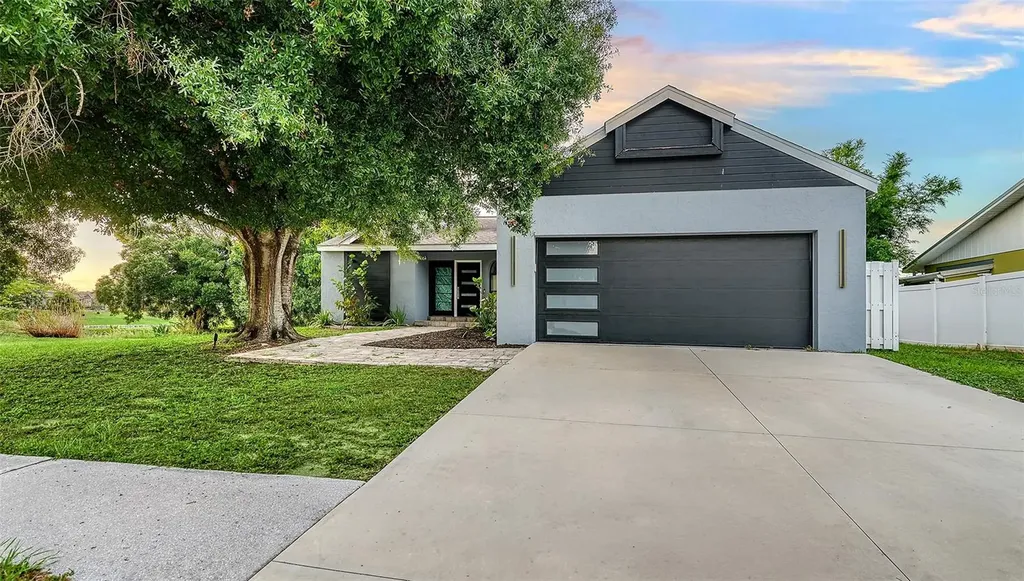 2481 S Scarlet Oak Court Sarasota FL 34232