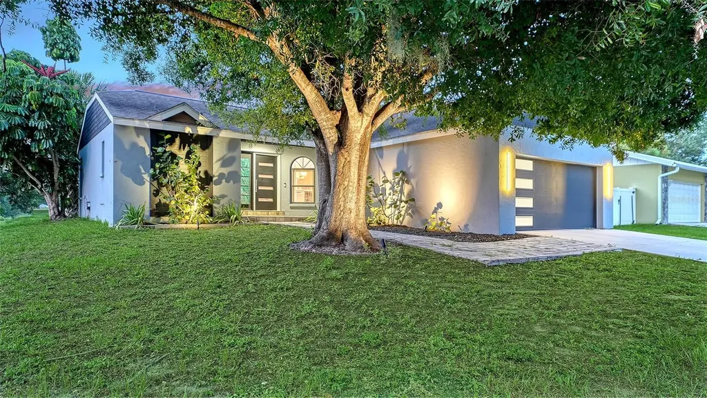 2481 S Scarlet Oak Court Sarasota FL 34232