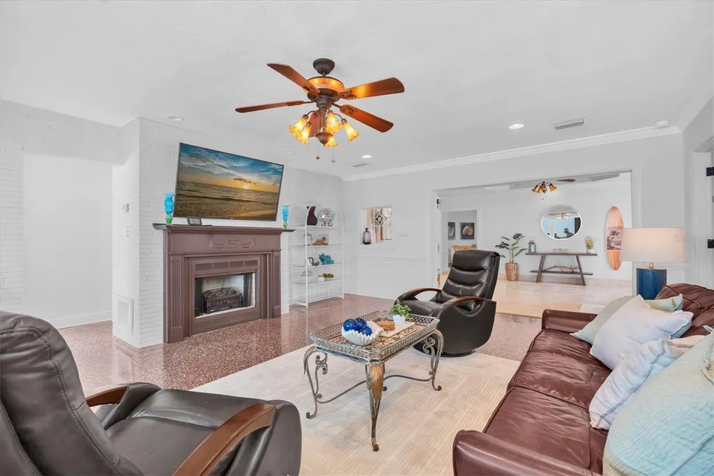16102 4th Street E Redington Beach FL 33708