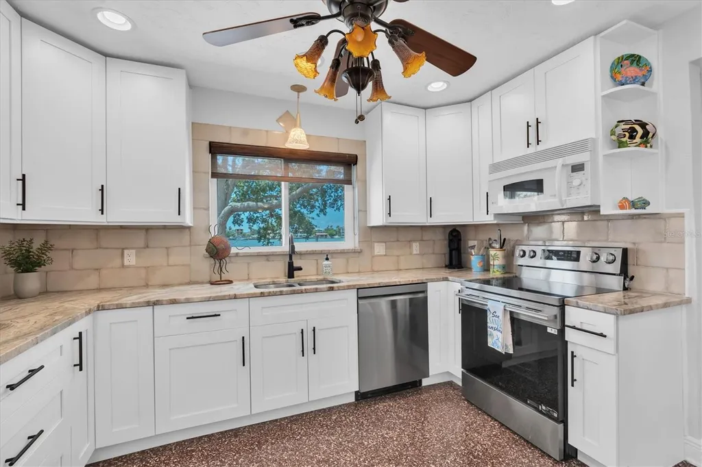 16102 4th Street E Redington Beach FL 33708