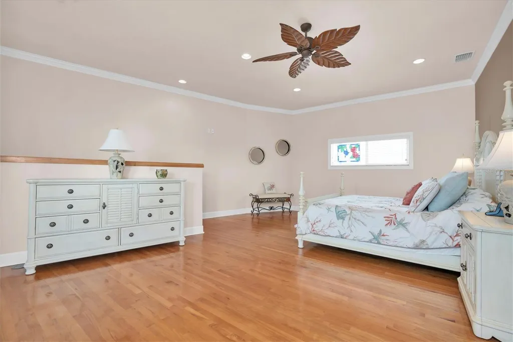 16102 4th Street E Redington Beach FL 33708