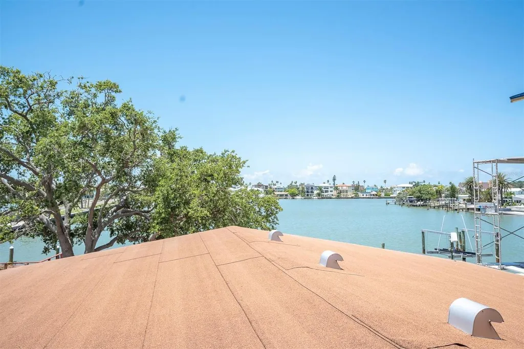 16102 4th Street E Redington Beach FL 33708