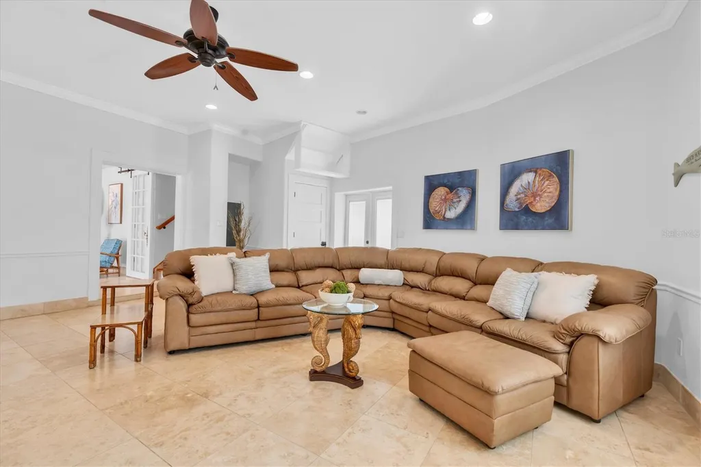 16102 4th Street E Redington Beach FL 33708