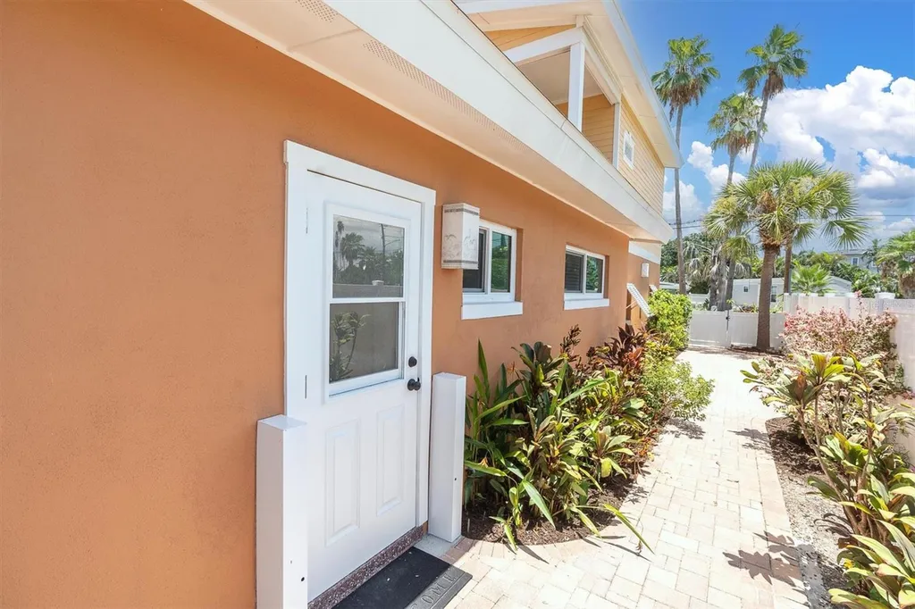 16102 4th Street E Redington Beach FL 33708