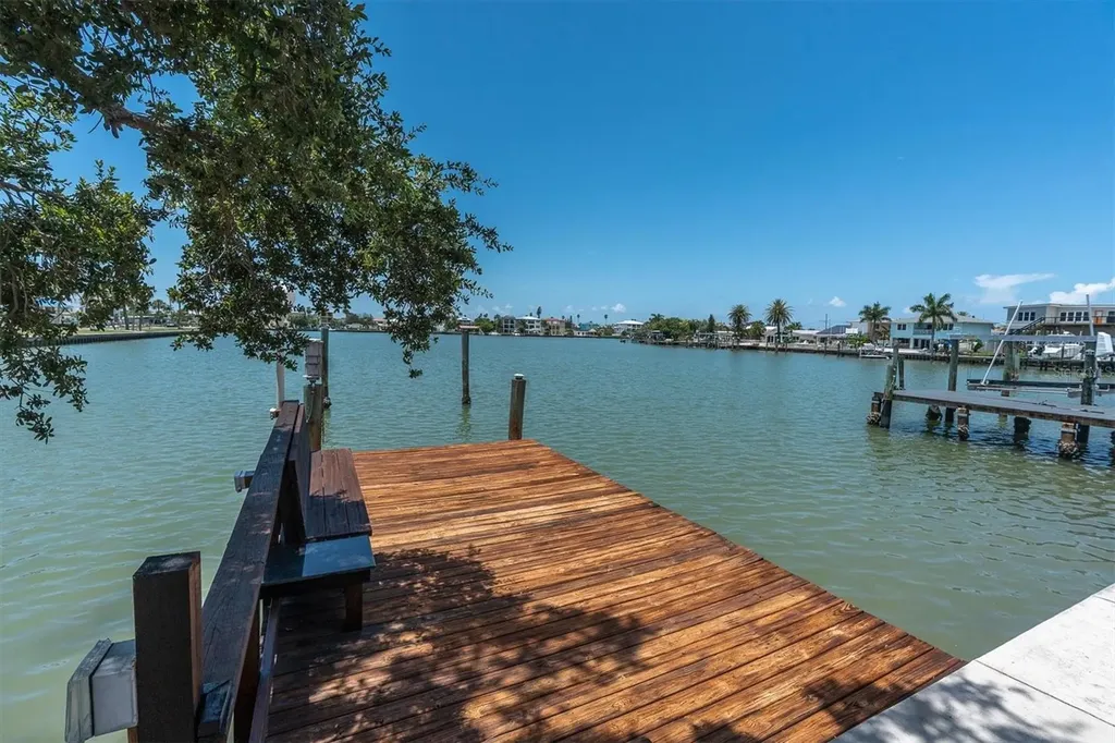 16102 4th Street E Redington Beach FL 33708
