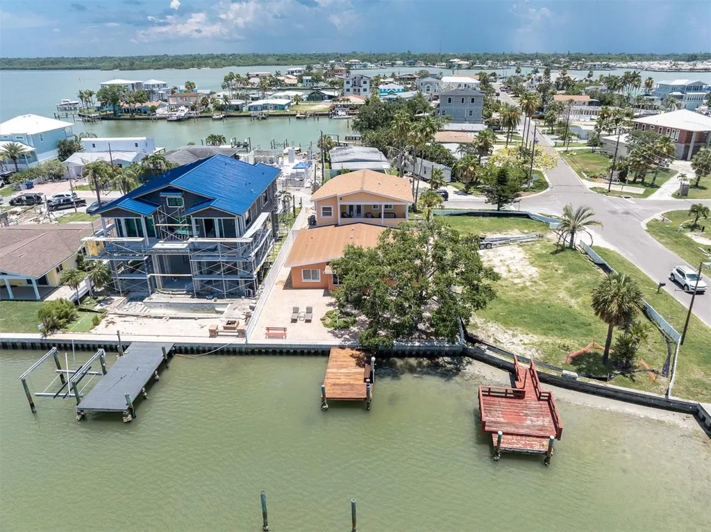 16102 4th Street E Redington Beach FL 33708
