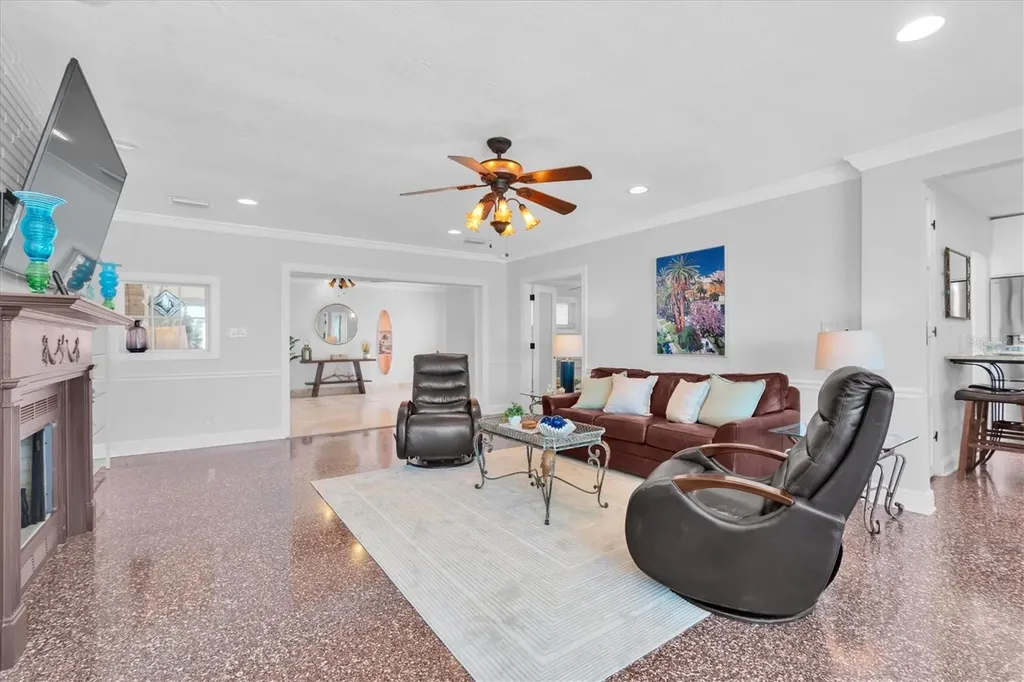 16102 4th Street E Redington Beach FL 33708