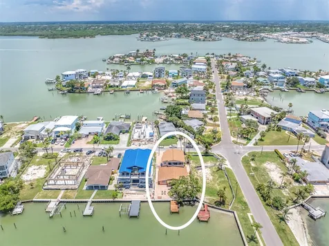 16102 4th Street E Redington Beach FL 33708