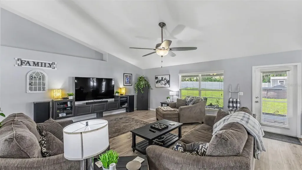 2855 Blackwater Oaks Drive Mulberry FL 33860