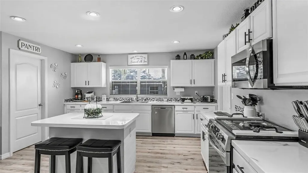 2855 Blackwater Oaks Drive Mulberry FL 33860