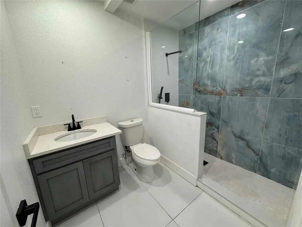 812 Tropical Drive Bradenton FL 34208