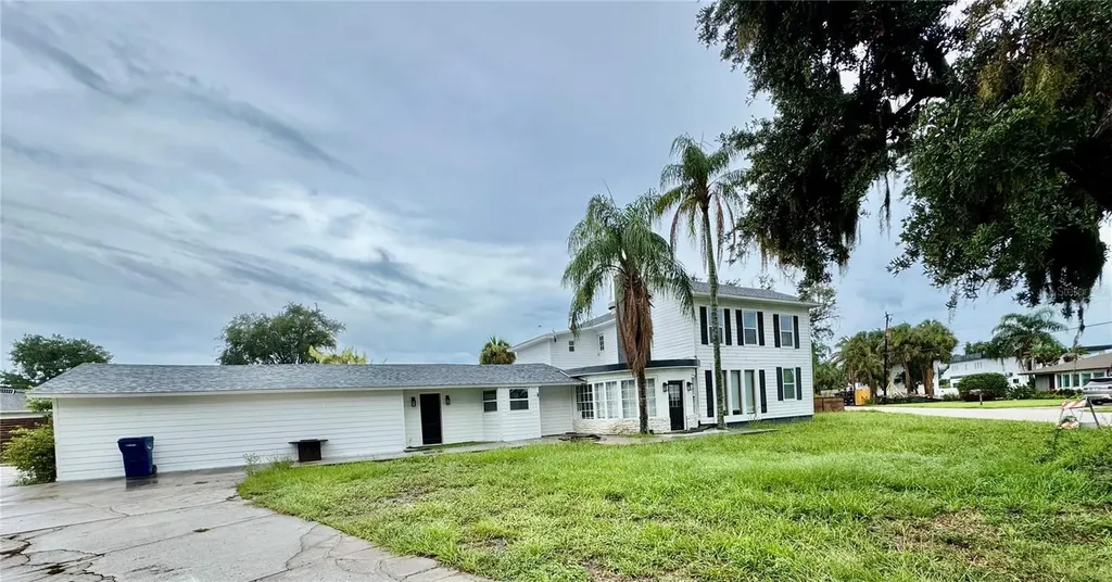 812 Tropical Drive Bradenton FL 34208