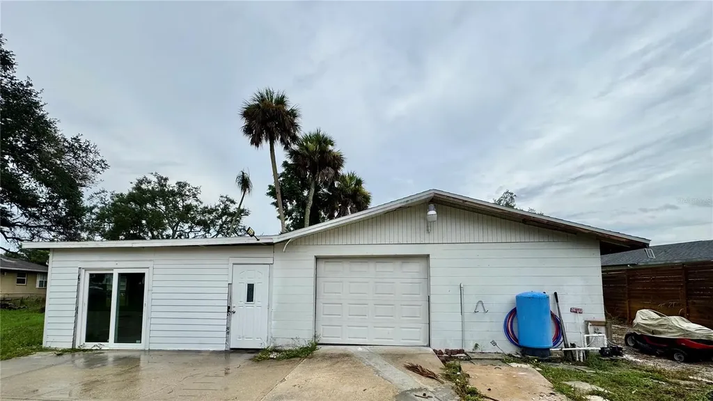 812 Tropical Drive Bradenton FL 34208