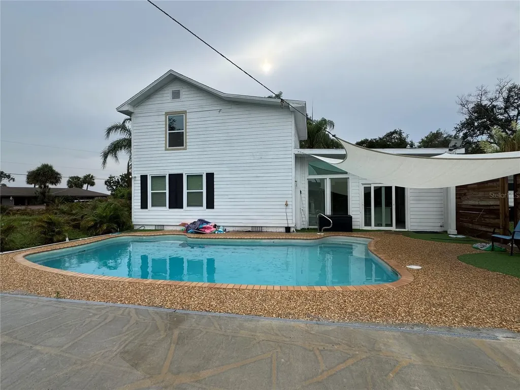 812 Tropical Drive Bradenton FL 34208