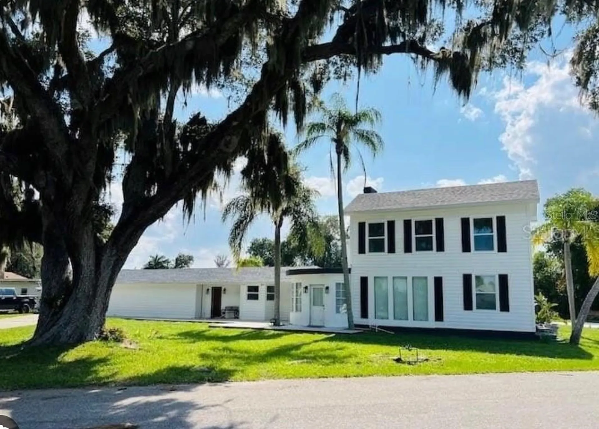 812 Tropical Drive Bradenton FL 34208