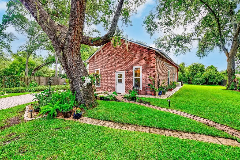 807 Centerbrook Drive Brandon FL 33511