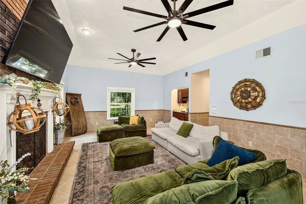 807 Centerbrook Drive Brandon FL 33511