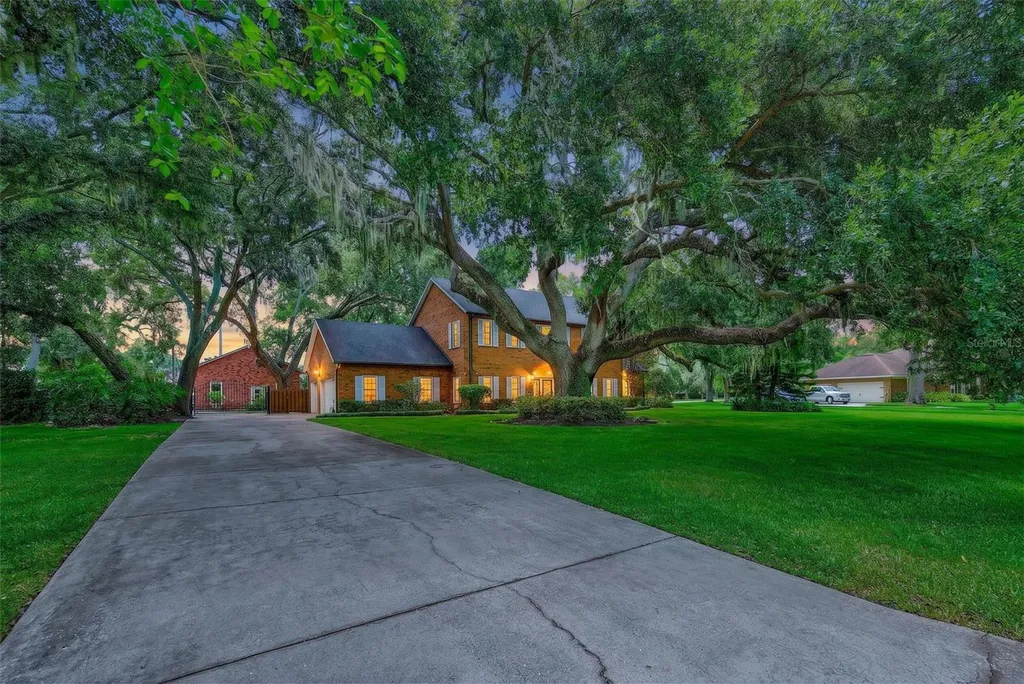 807 Centerbrook Drive Brandon FL 33511