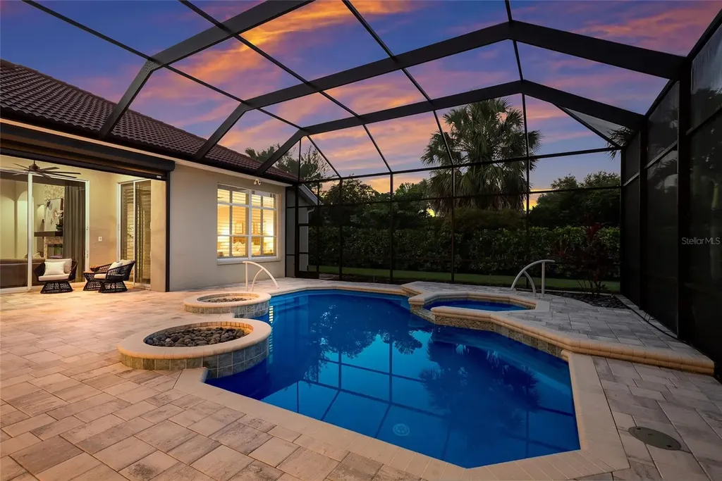 8122 Lone Tree Glen Lakewood Ranch FL 34202