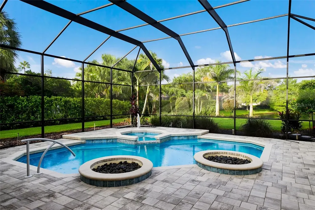 8122 Lone Tree Glen Lakewood Ranch FL 34202