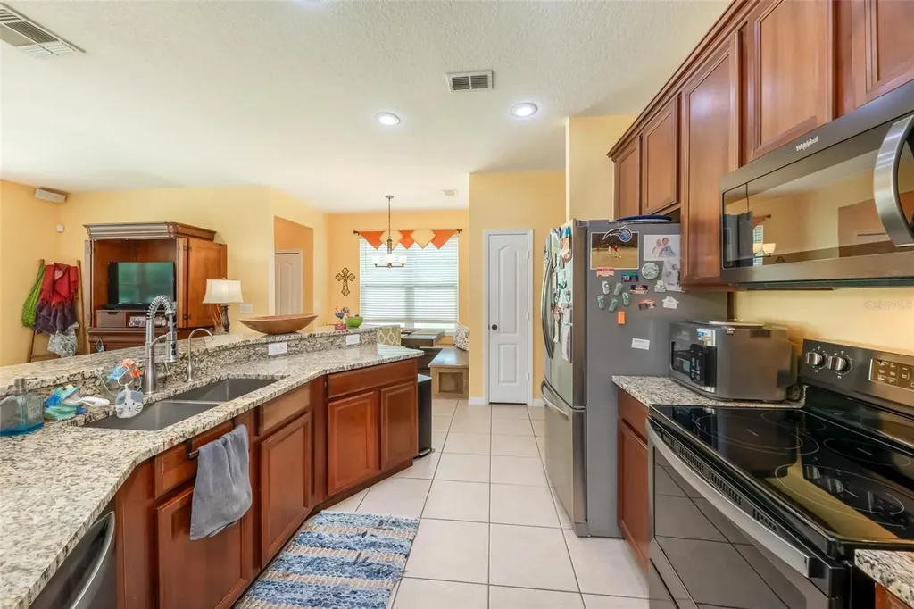 407 Osprey Lakes Circle Oviedo FL 32766