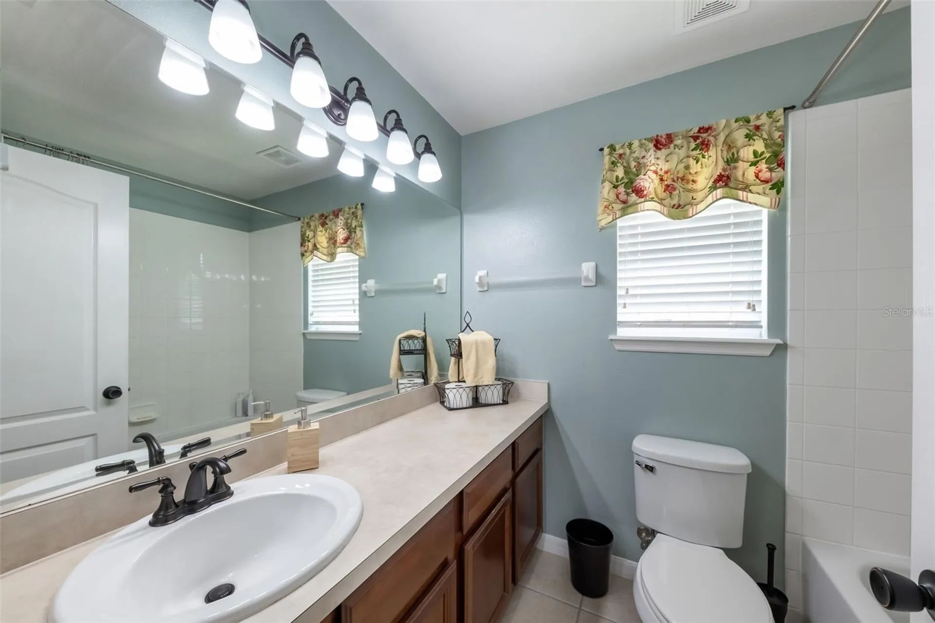 407 Osprey Lakes Circle Oviedo FL 32766