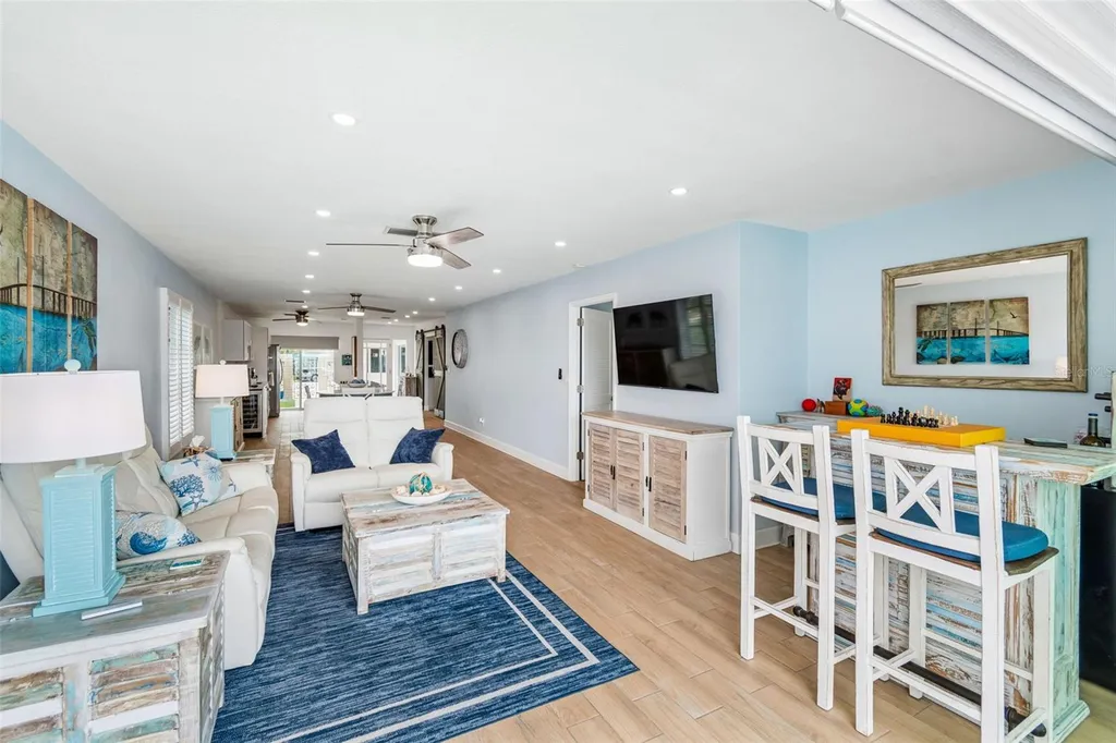 392 Boca Ciega Point Boulevard N St Petersburg FL 33708