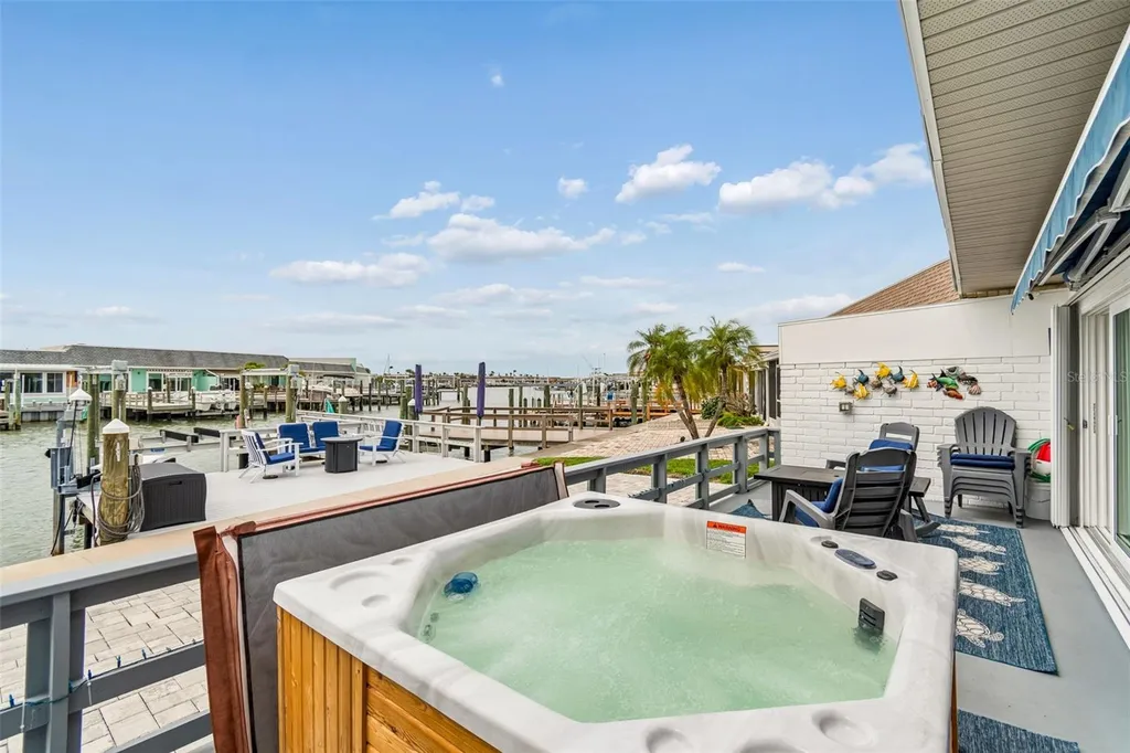392 Boca Ciega Point Boulevard N St Petersburg FL 33708