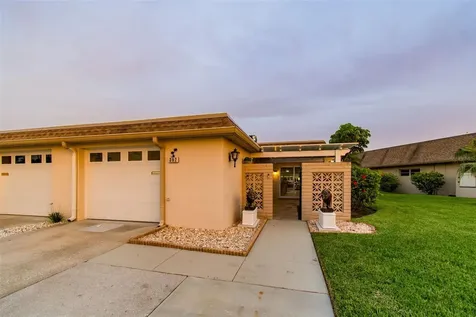 392 Boca Ciega Point Boulevard N St Petersburg FL 33708