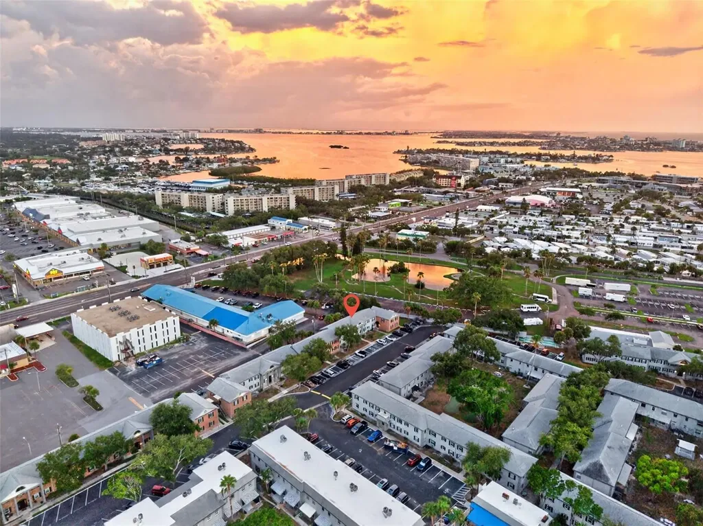 1190 Rue Des Chateaux St Petersburg FL 33707