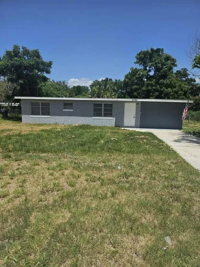 2390 29th Street NW Winter Haven FL 33881