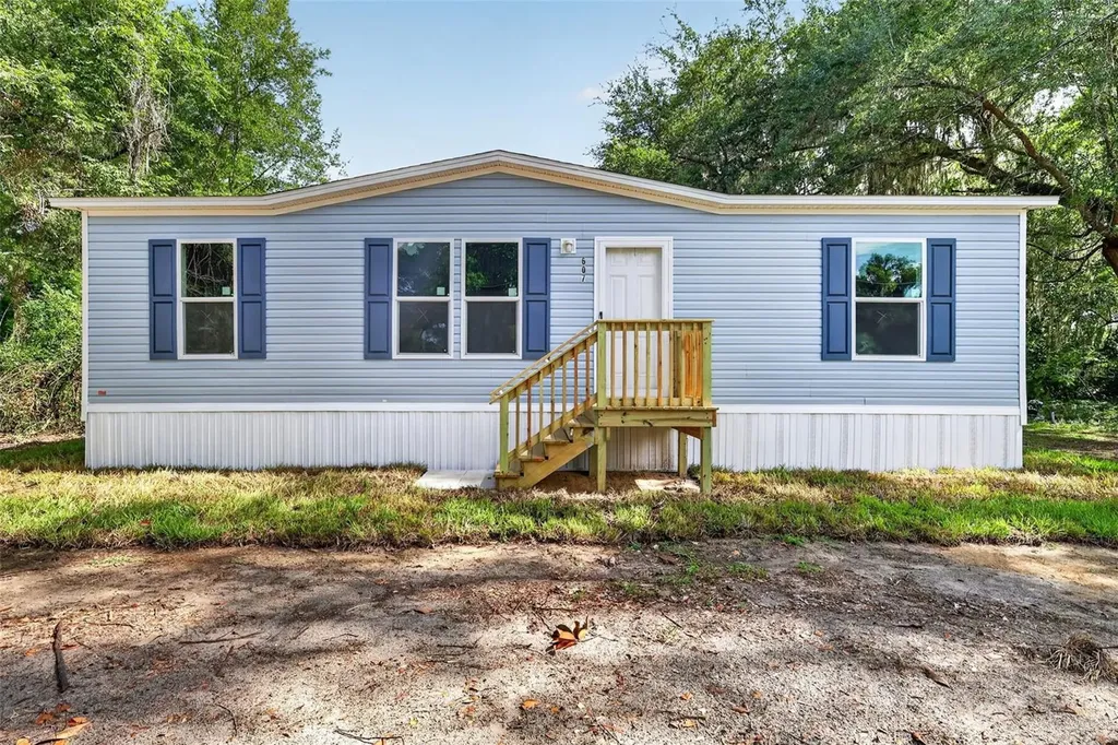 607 Lawrence Street Wildwood FL 34785