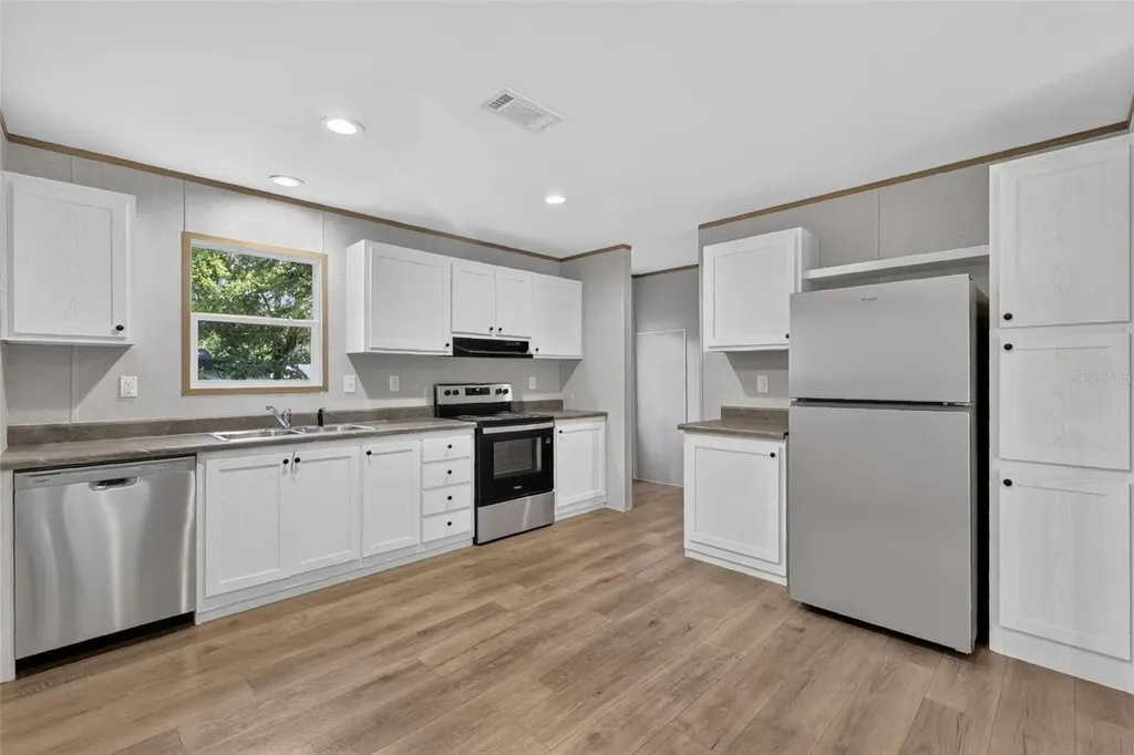 607 Lawrence Street Wildwood FL 34785
