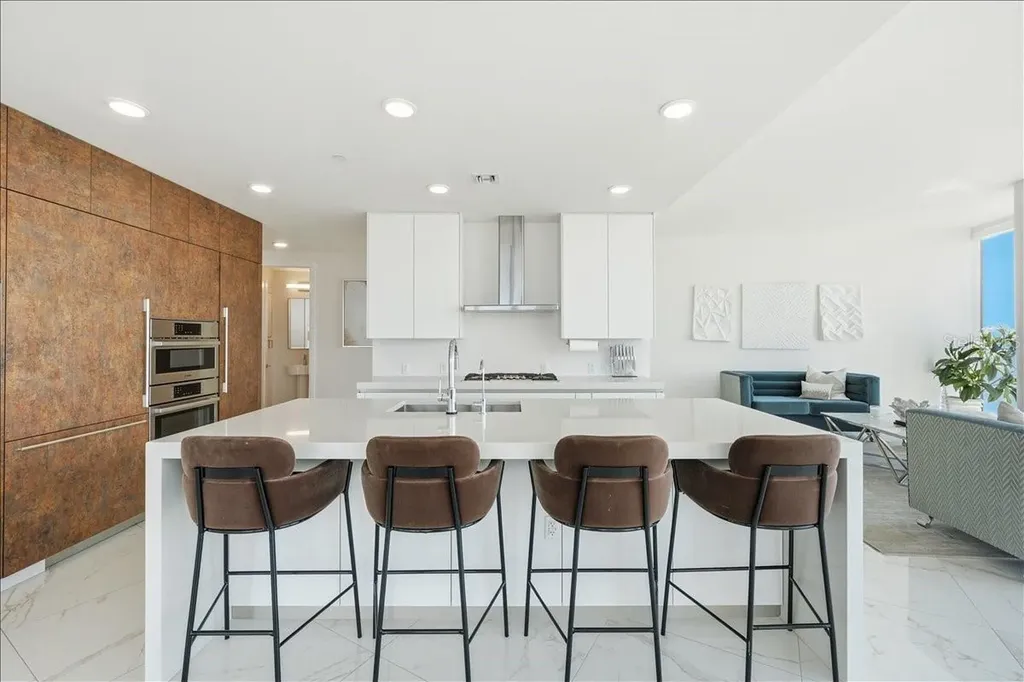2900 W Bay To Bay Boulevard Tampa FL 33629