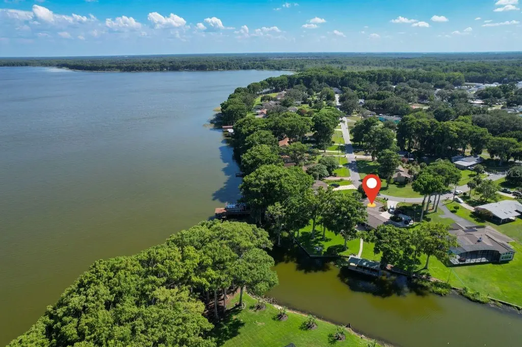 1000 Loves Point Drive Leesburg FL 34748