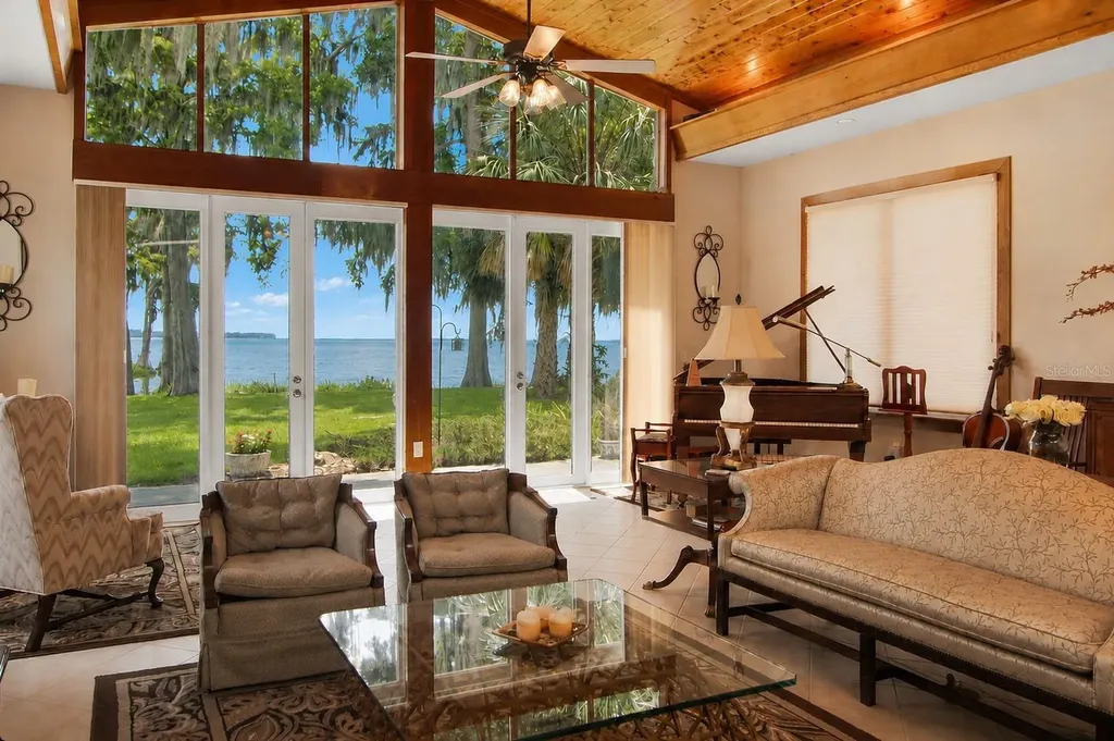 1000 Loves Point Drive Leesburg FL 34748