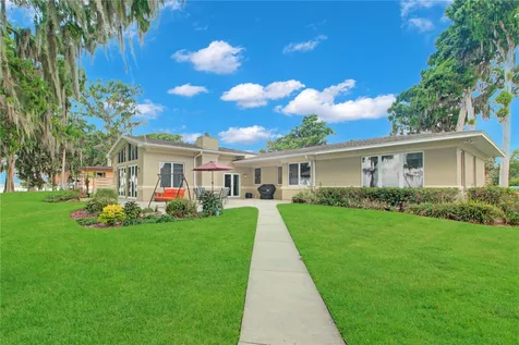 1000 Loves Point Drive Leesburg FL 34748
