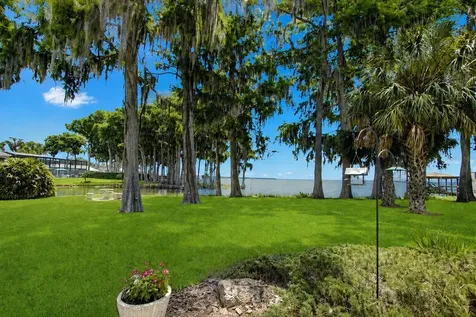 1000 Loves Point Drive Leesburg FL 34748