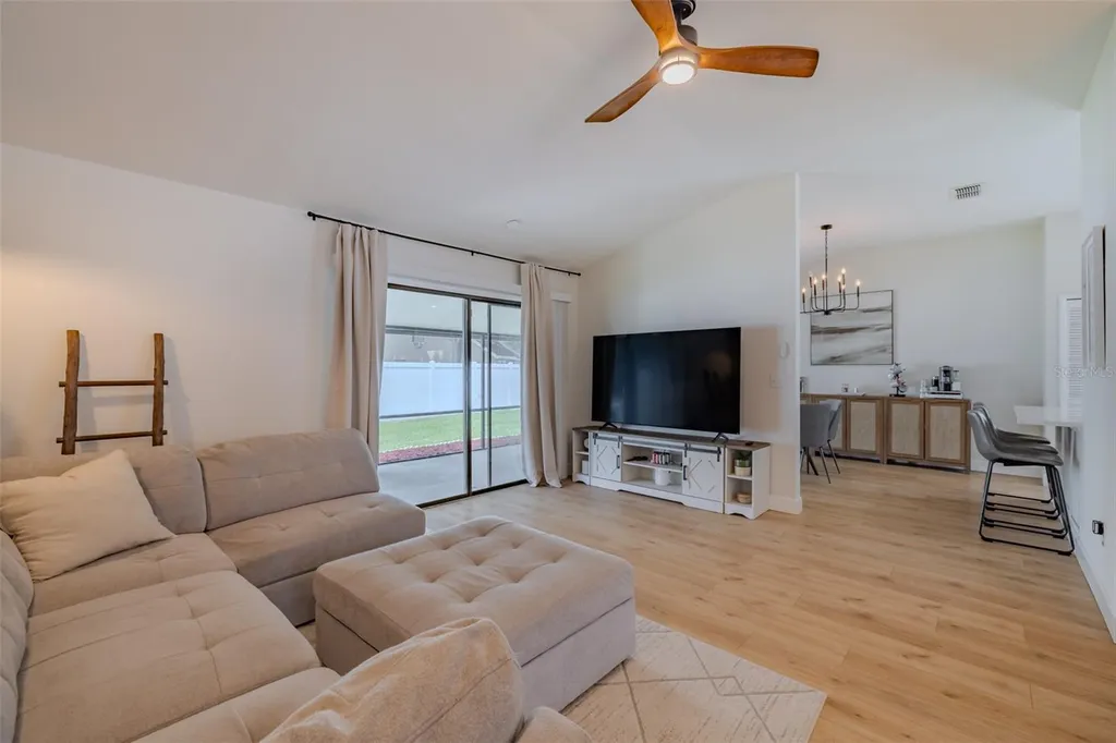 304 Scarlet Oak Court Seffner FL 33584