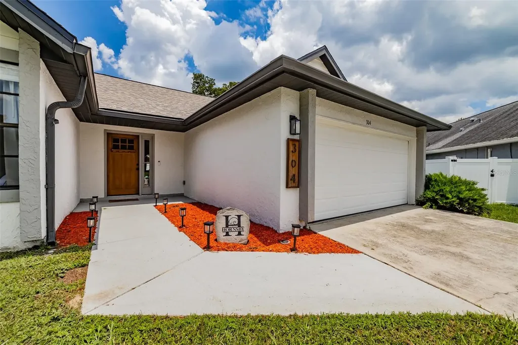 304 Scarlet Oak Court Seffner FL 33584