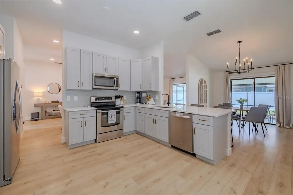 304 Scarlet Oak Court Seffner FL 33584