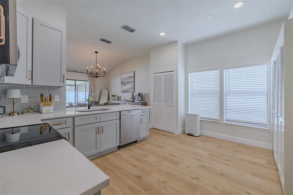 304 Scarlet Oak Court Seffner FL 33584