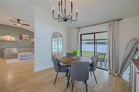 304 Scarlet Oak Court Seffner FL 33584